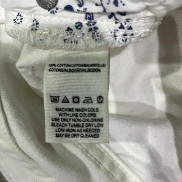 Free People We The Free White Denim Distressed Cut Off Shorts Sz 31 - Picture 6 of 7